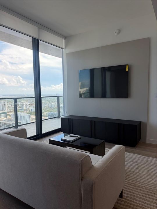En Venta: $1,950,000 (2 camas, 2 baños, 1169 Pies cuadrados)