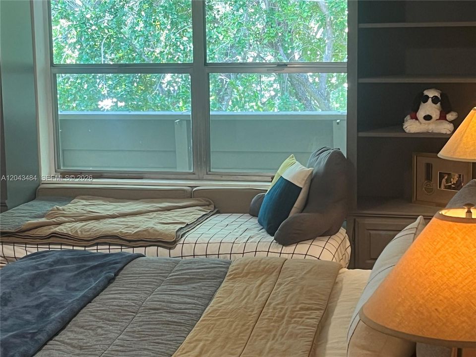 FURNISHED PRIMARY BEDROOM