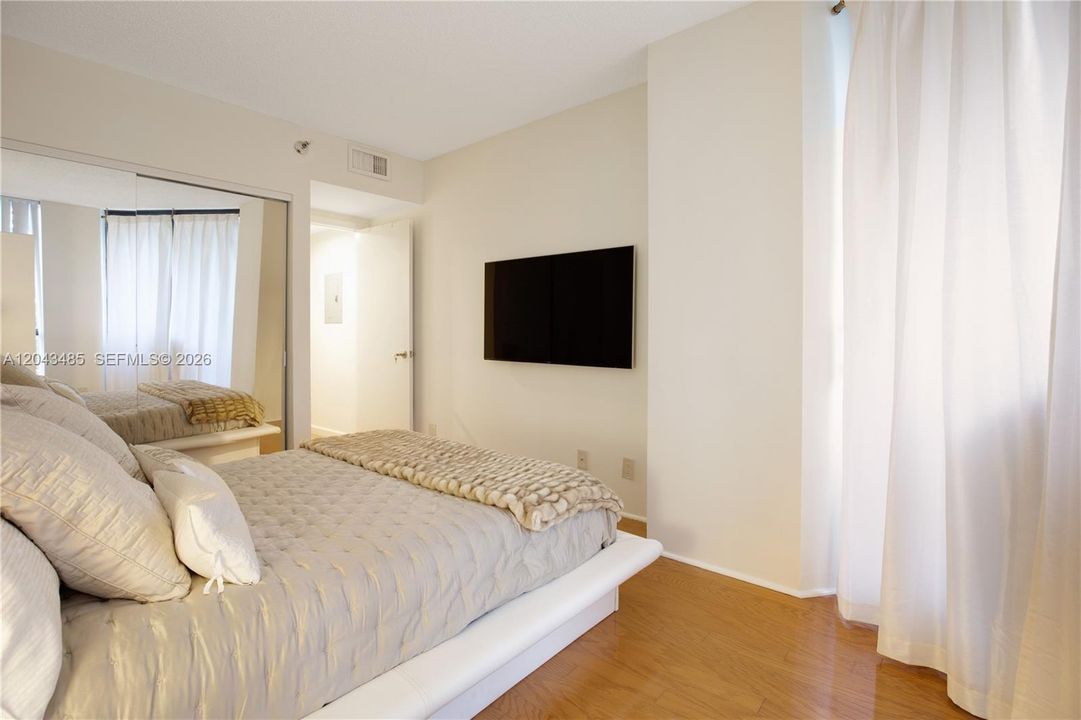 На продажу: $465,000 (2 спален, 2 ванн, 1310 Квадратных фут)