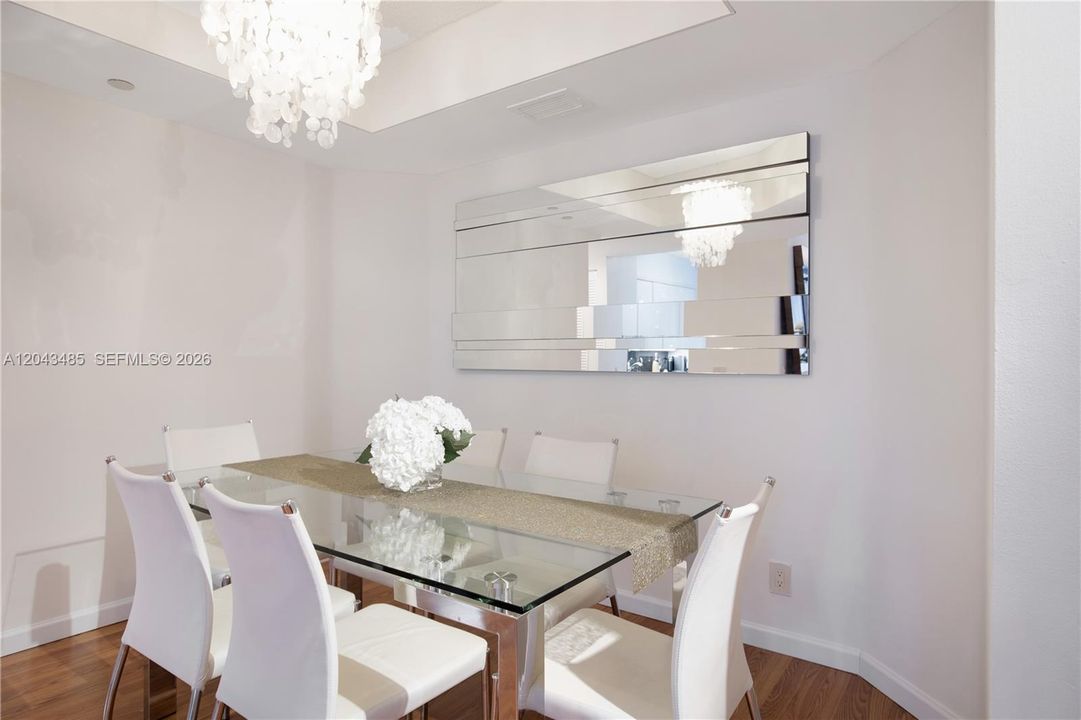 На продажу: $465,000 (2 спален, 2 ванн, 1310 Квадратных фут)