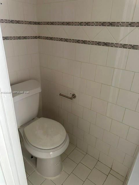 1/2 bathroom
