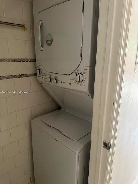 В аренду: $2,450 (2 спален, 1 ванн, 828 Квадратных фут)