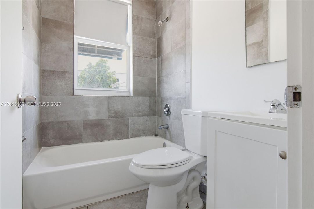 В аренду: $1,750 (1 спален, 1 ванн, 15854 Квадратных фут)