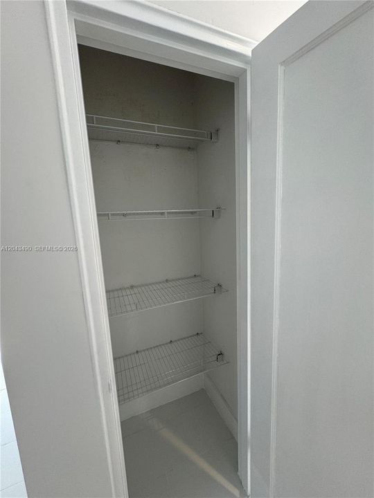Liinen Closet