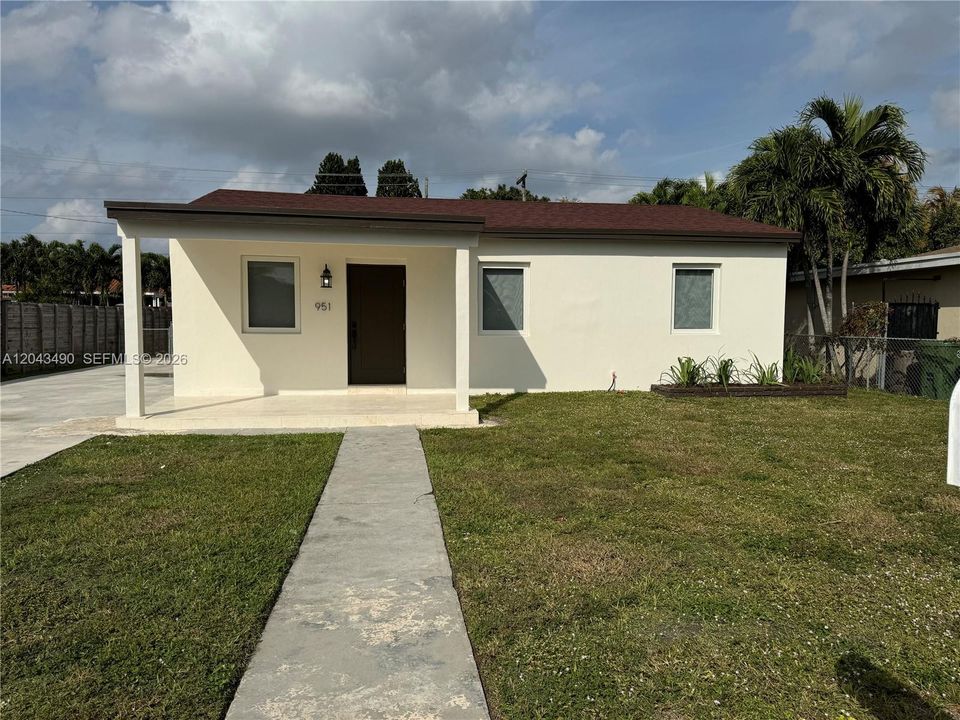 В аренду: $3,950 (4 спален, 2 ванн, 1226 Квадратных фут)
