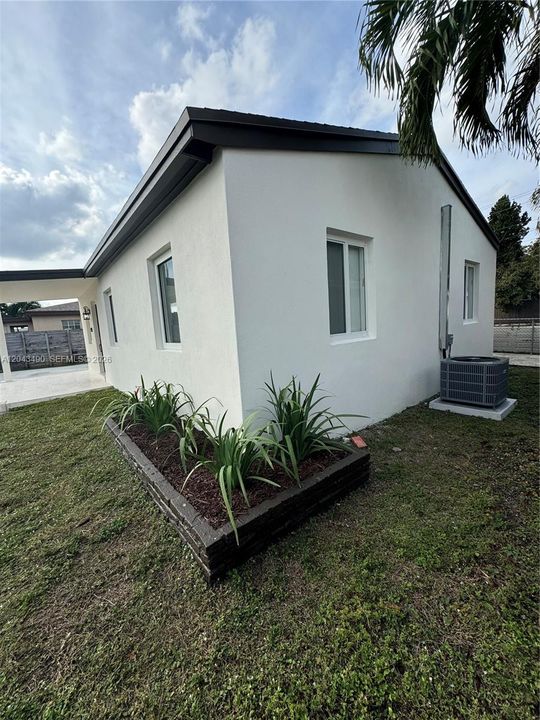 В аренду: $3,950 (4 спален, 2 ванн, 1226 Квадратных фут)