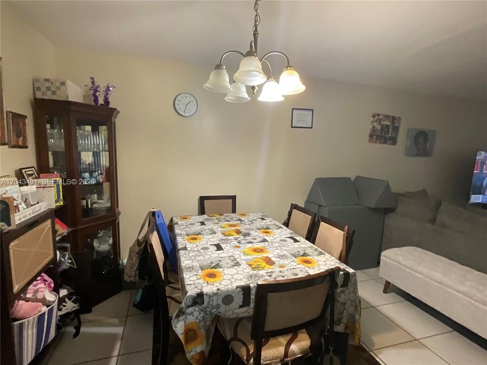 На продажу: $335,000 (2 спален, 2 ванн, 1320 Квадратных фут)