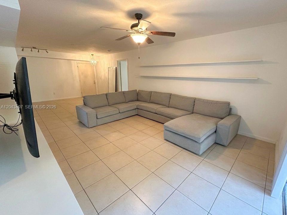 En Renta: $2,350 (2 camas, 2 baños, 1192 Pies cuadrados)