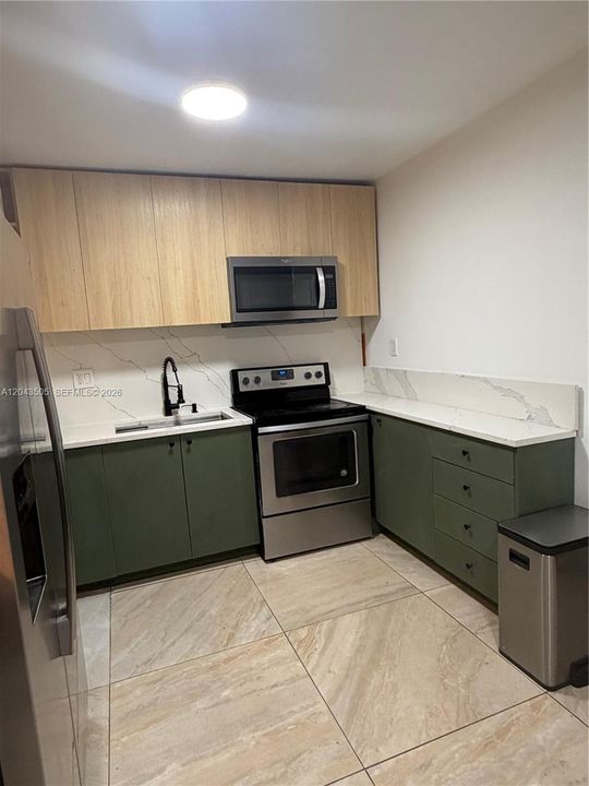 В аренду: $2,100 (2 спален, 1 ванн, 1501 Квадратных фут)