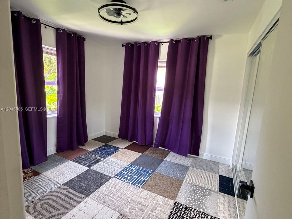 В аренду: $2,100 (2 спален, 1 ванн, 1501 Квадратных фут)