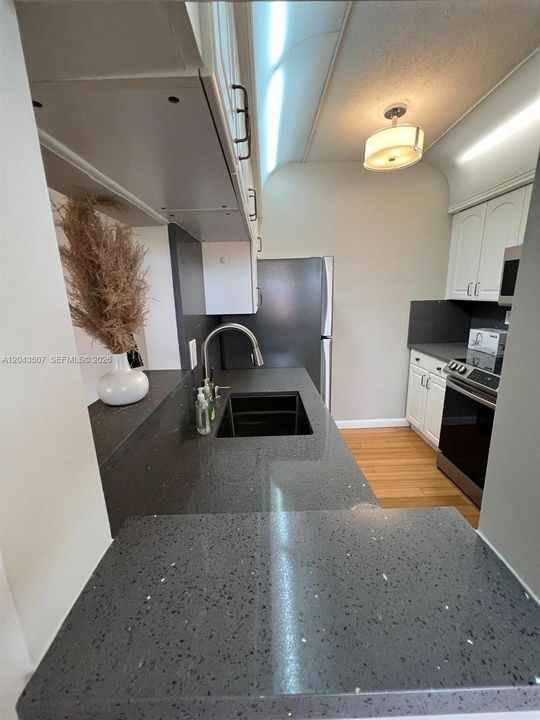 В аренду: $2,100 (2 спален, 1 ванн, 916 Квадратных фут)