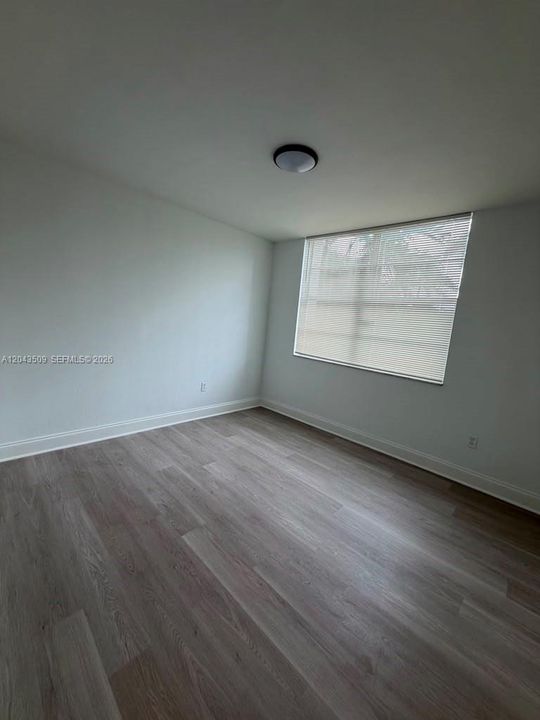 В аренду: $1,700 (2 спален, 1 ванн, 826 Квадратных фут)