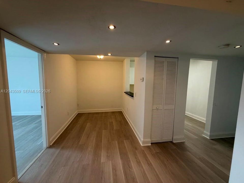 В аренду: $1,700 (2 спален, 1 ванн, 826 Квадратных фут)