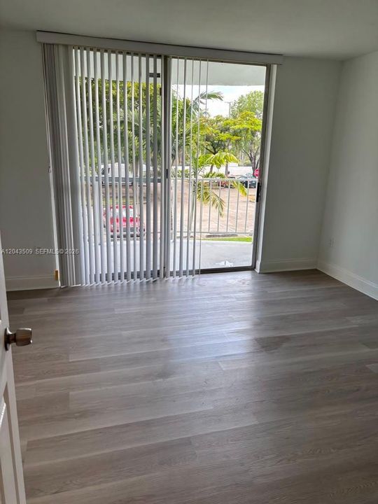 В аренду: $1,700 (2 спален, 1 ванн, 826 Квадратных фут)