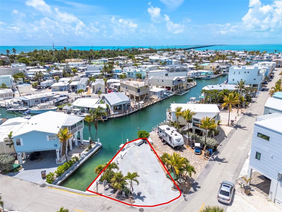 На продажу: $550,000 (0.05 acres)