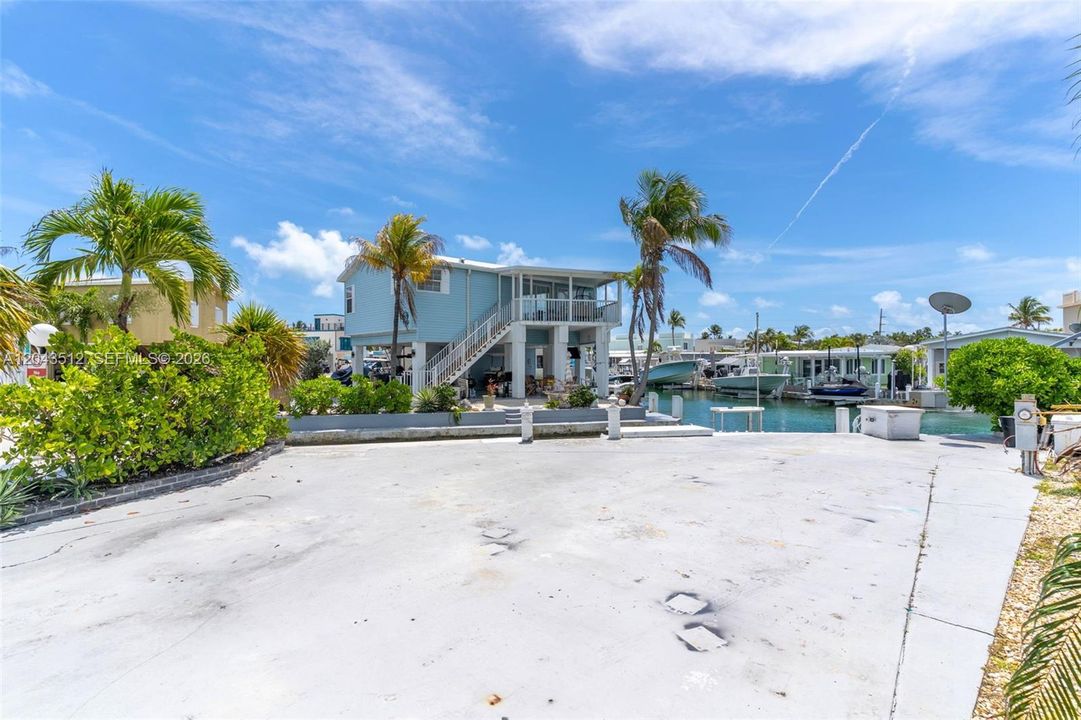 На продажу: $550,000 (0.05 acres)