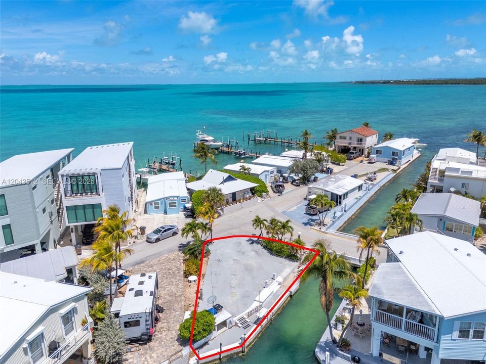 На продажу: $550,000 (0.05 acres)