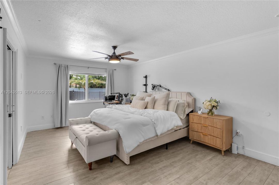 For Sale: $949,900 (3 beds, 2 baths, 2111 Square Feet)