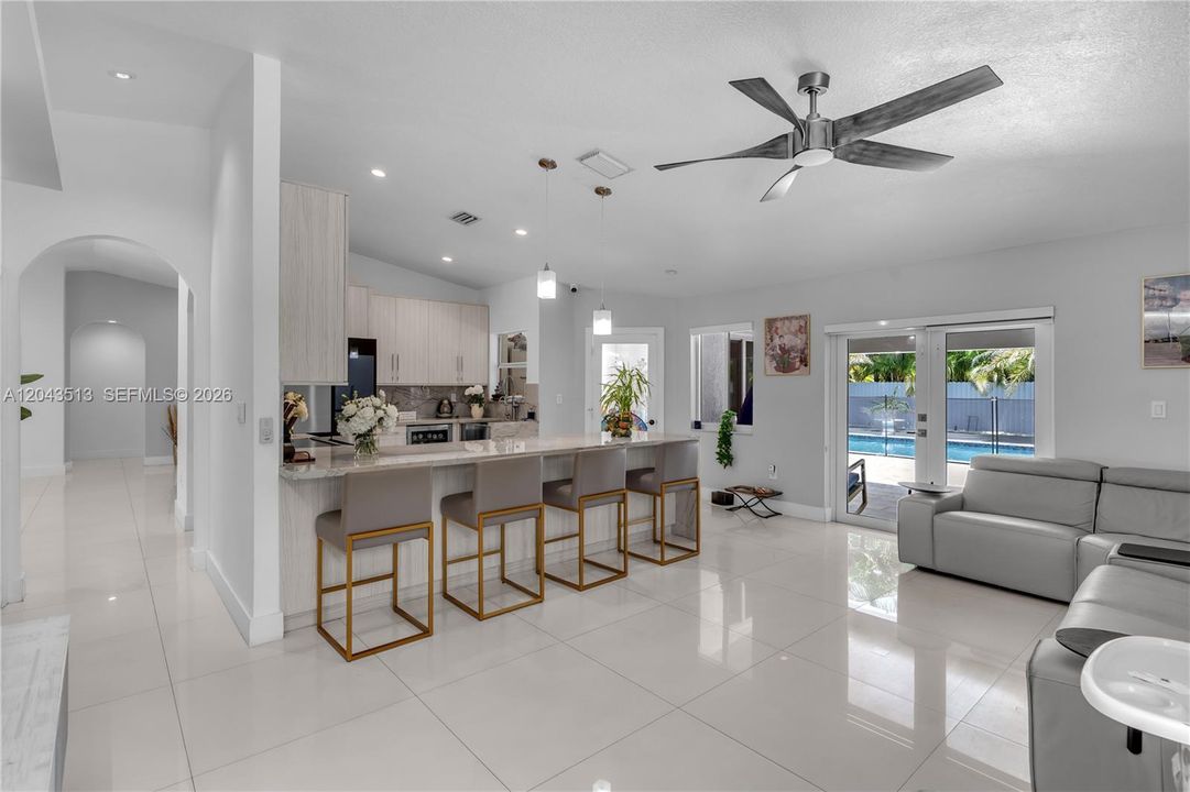 For Sale: $949,900 (3 beds, 2 baths, 2111 Square Feet)