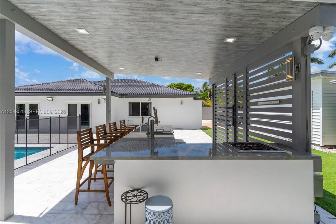 For Sale: $949,900 (3 beds, 2 baths, 2111 Square Feet)