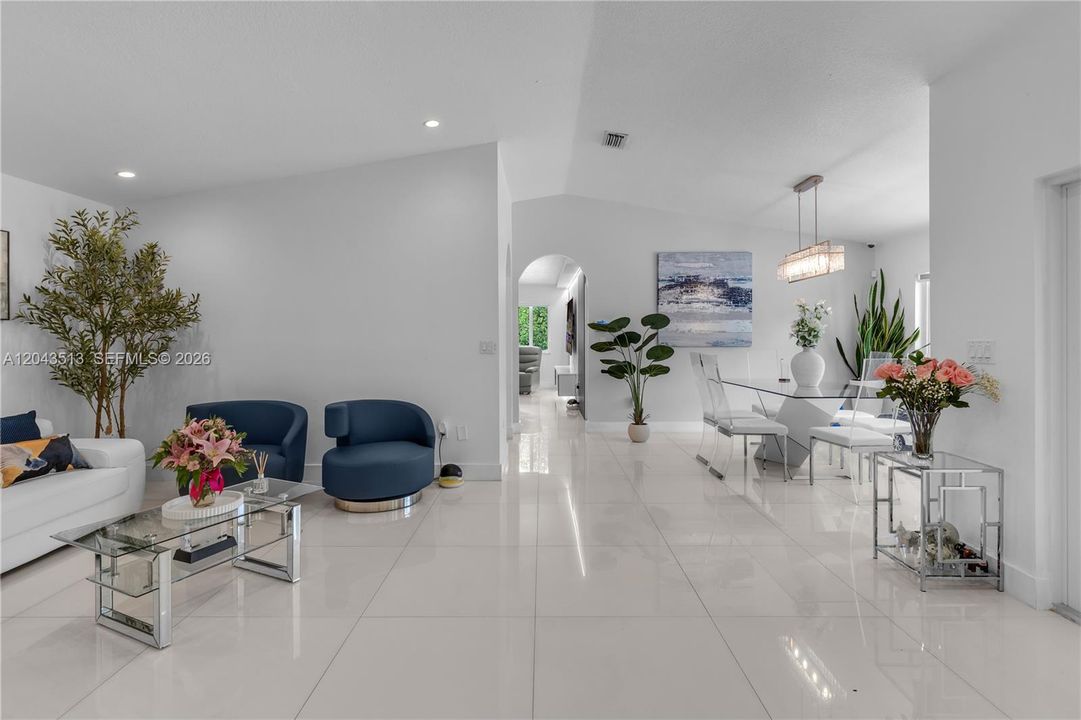 For Sale: $949,900 (3 beds, 2 baths, 2111 Square Feet)