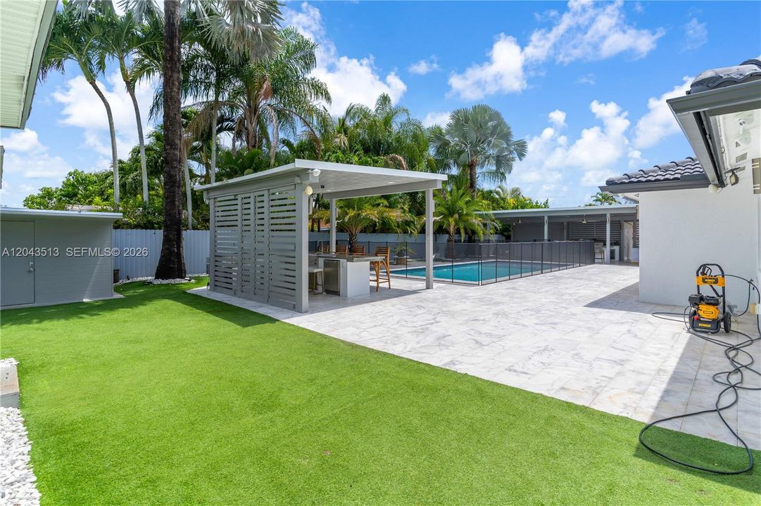For Sale: $949,900 (3 beds, 2 baths, 2111 Square Feet)