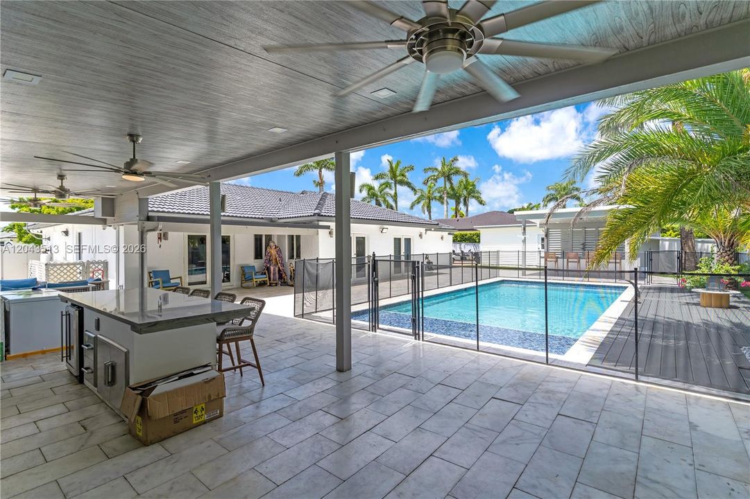 For Sale: $949,900 (3 beds, 2 baths, 2111 Square Feet)