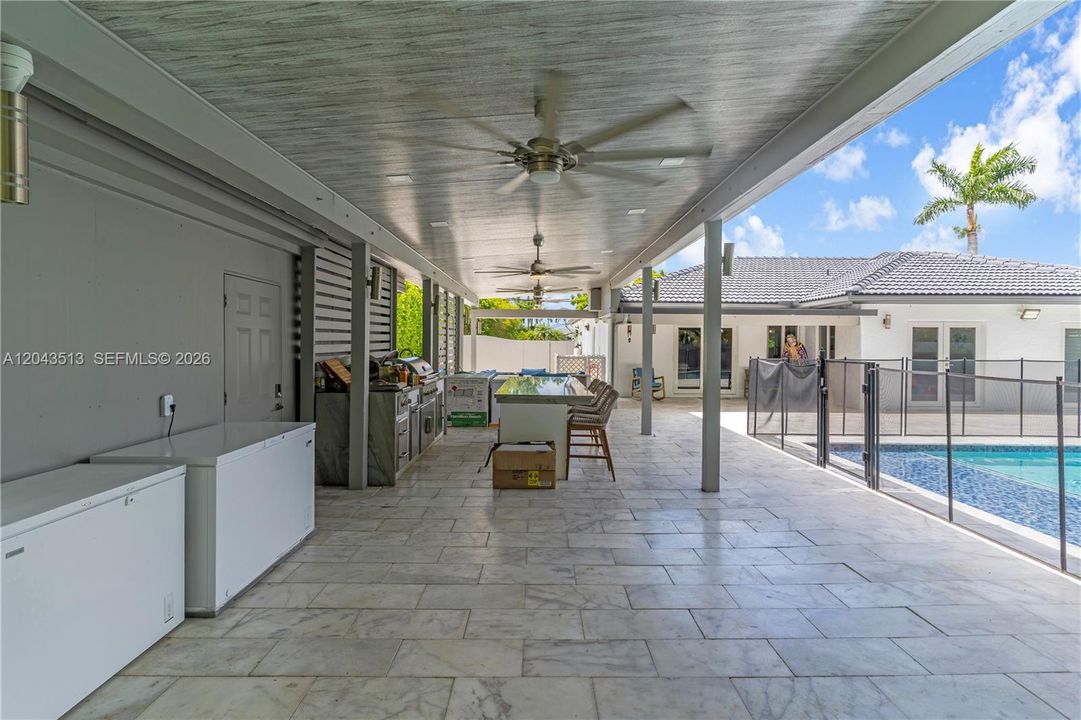 For Sale: $949,900 (3 beds, 2 baths, 2111 Square Feet)