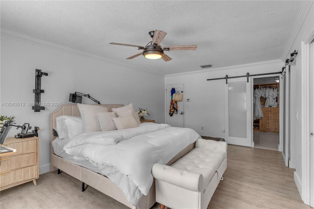 For Sale: $949,900 (3 beds, 2 baths, 2111 Square Feet)