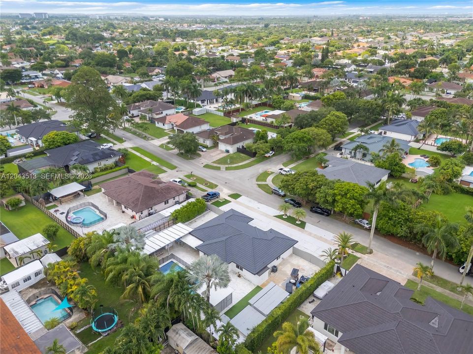 For Sale: $949,900 (3 beds, 2 baths, 2111 Square Feet)