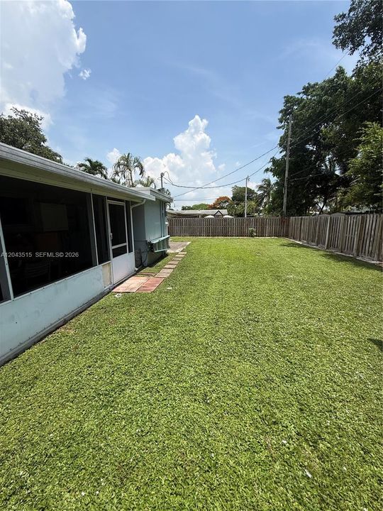 For Sale: $520,000 (3 beds, 1 baths, 1065 Square Feet)