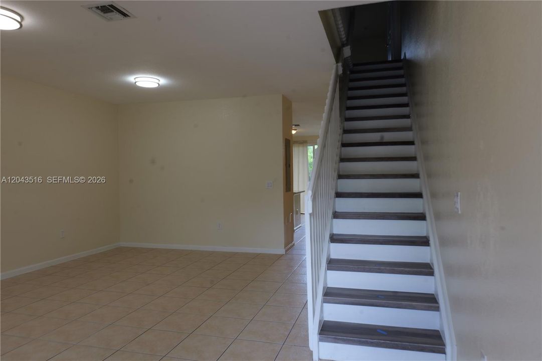 В аренду: $2,900 (3 спален, 2 ванн, 1423 Квадратных фут)