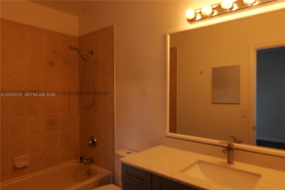 В аренду: $2,900 (3 спален, 2 ванн, 1423 Квадратных фут)