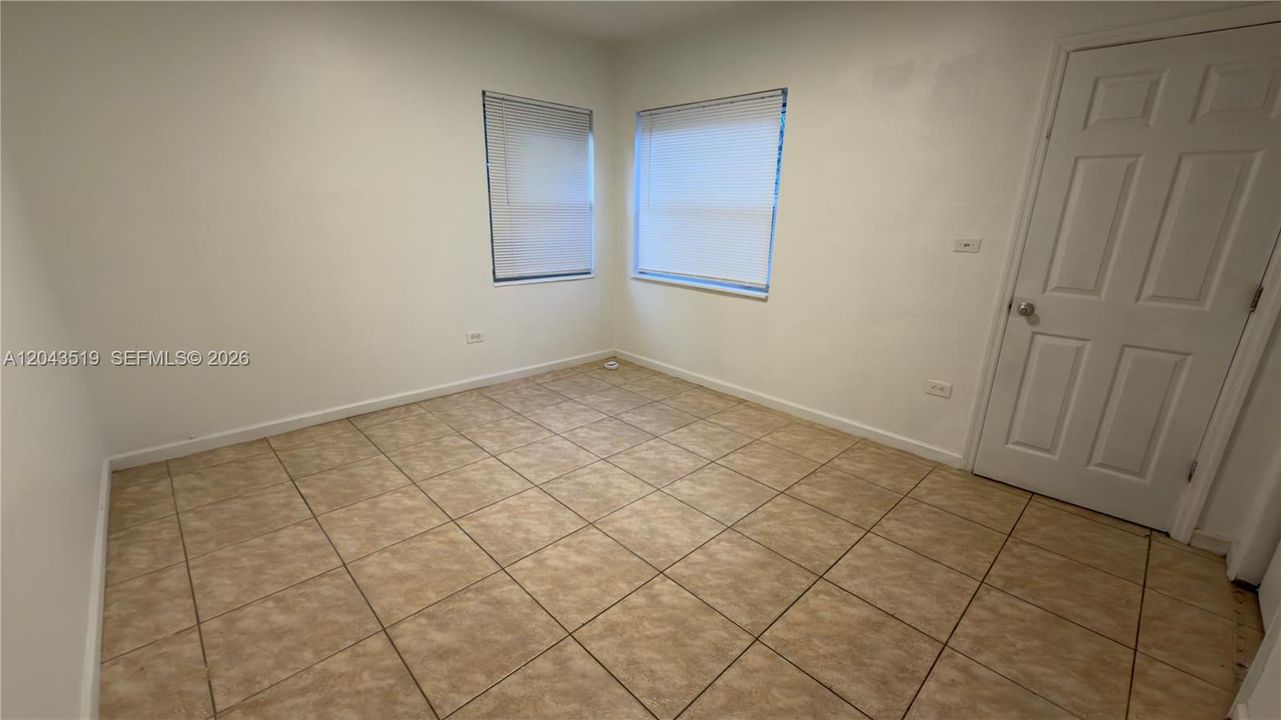 В аренду: $2,150 (2 спален, 1 ванн, 1999 Квадратных фут)