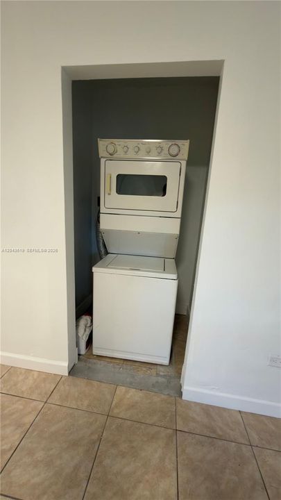 В аренду: $2,150 (2 спален, 1 ванн, 1999 Квадратных фут)