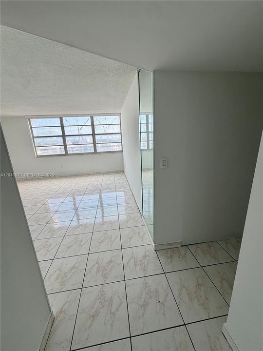 На продажу: $180,000 (2 спален, 2 ванн, 1140 Квадратных фут)