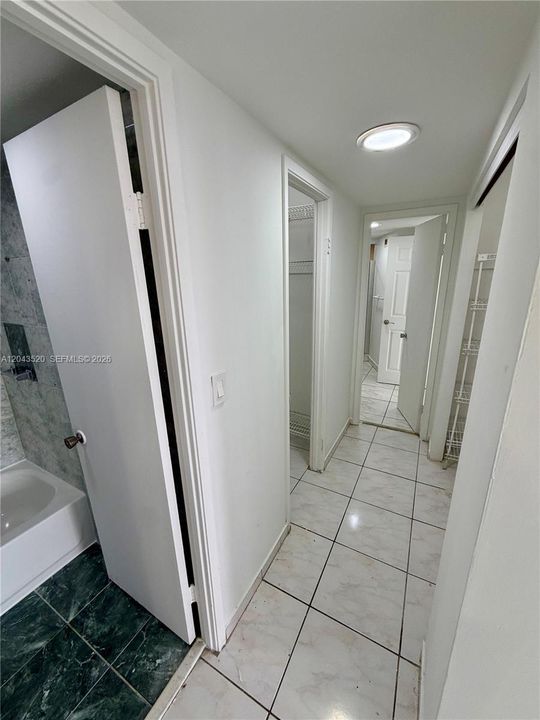 На продажу: $180,000 (2 спален, 2 ванн, 1140 Квадратных фут)