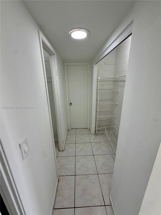 На продажу: $180,000 (2 спален, 2 ванн, 1140 Квадратных фут)