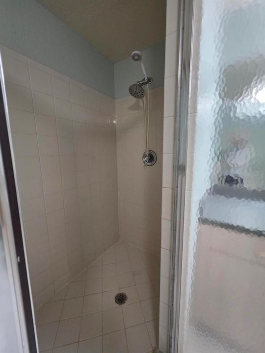 36_north_bath_separate_shower__20260702_