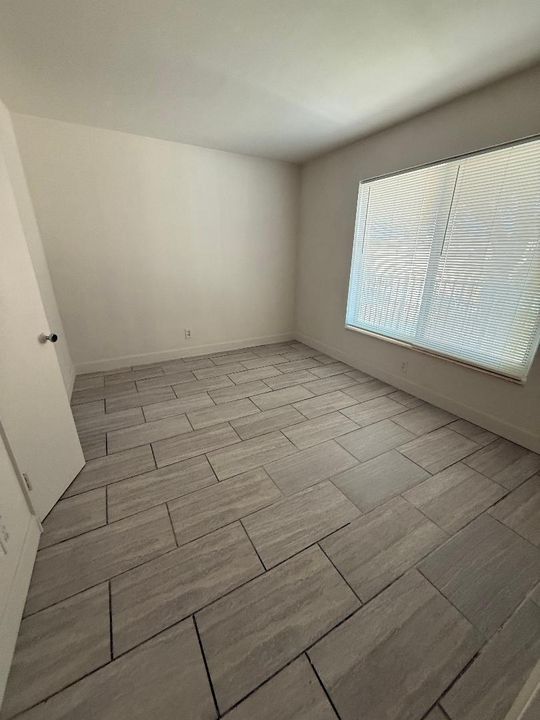 23175B