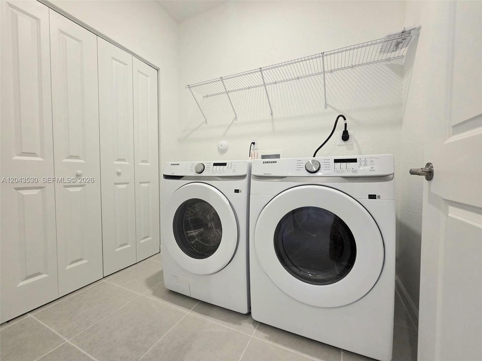 В аренду: $4,600 (5 спален, 3 ванн, 3105 Квадратных фут)