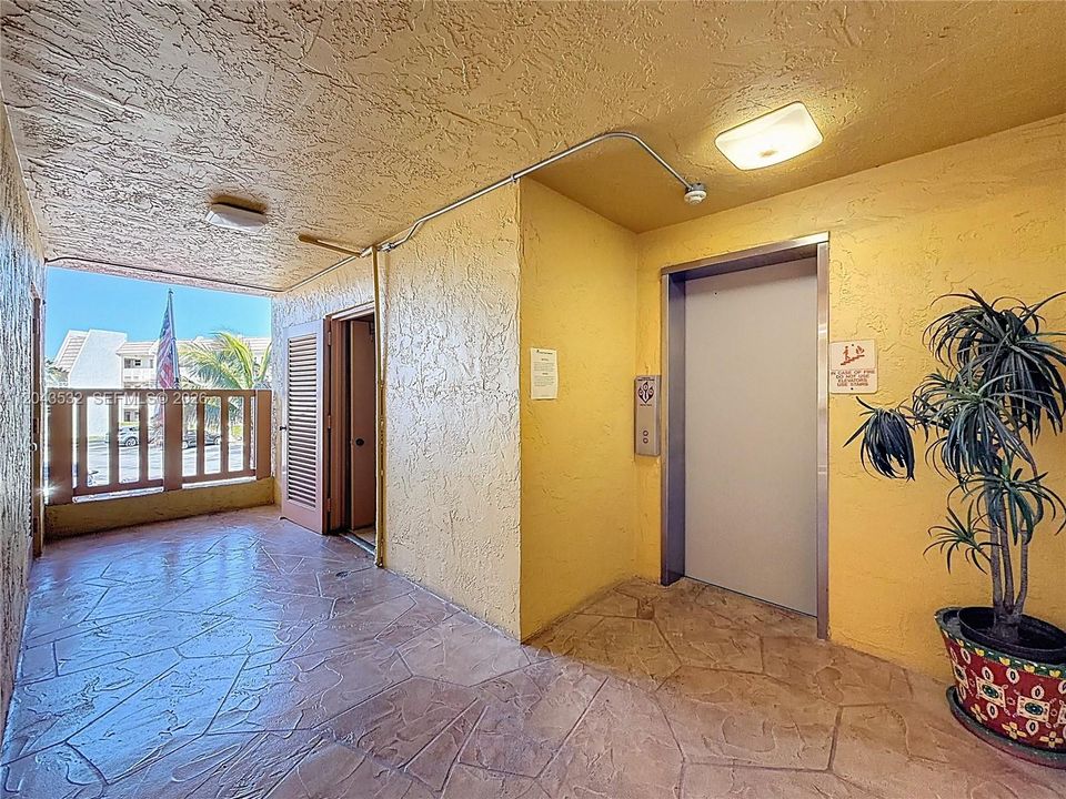 В аренду: $1,000 (1 спален, 1 ванн, 720 Квадратных фут)