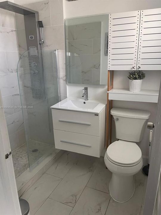 В аренду: $1,700 (0 спален, 1 ванн, 370 Квадратных фут)