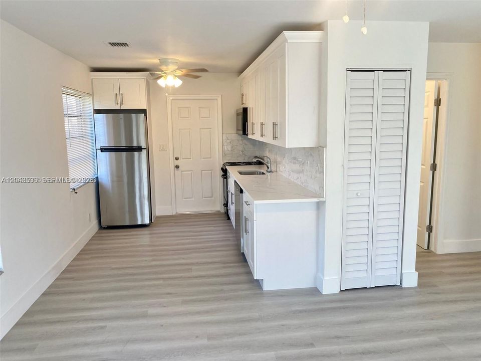 For Sale: $799,999 (0 beds, 0 baths, 1902 Square Feet)