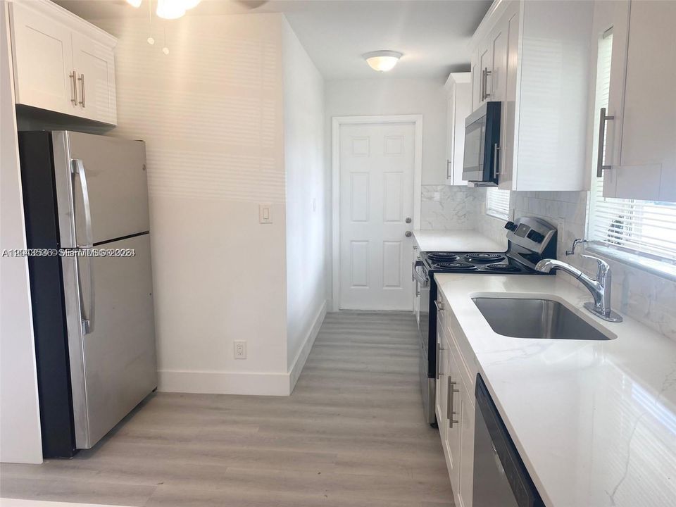 For Sale: $799,999 (0 beds, 0 baths, 1902 Square Feet)