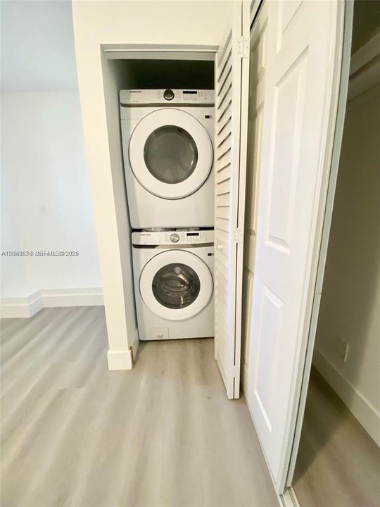 For Sale: $799,999 (0 beds, 0 baths, 1902 Square Feet)