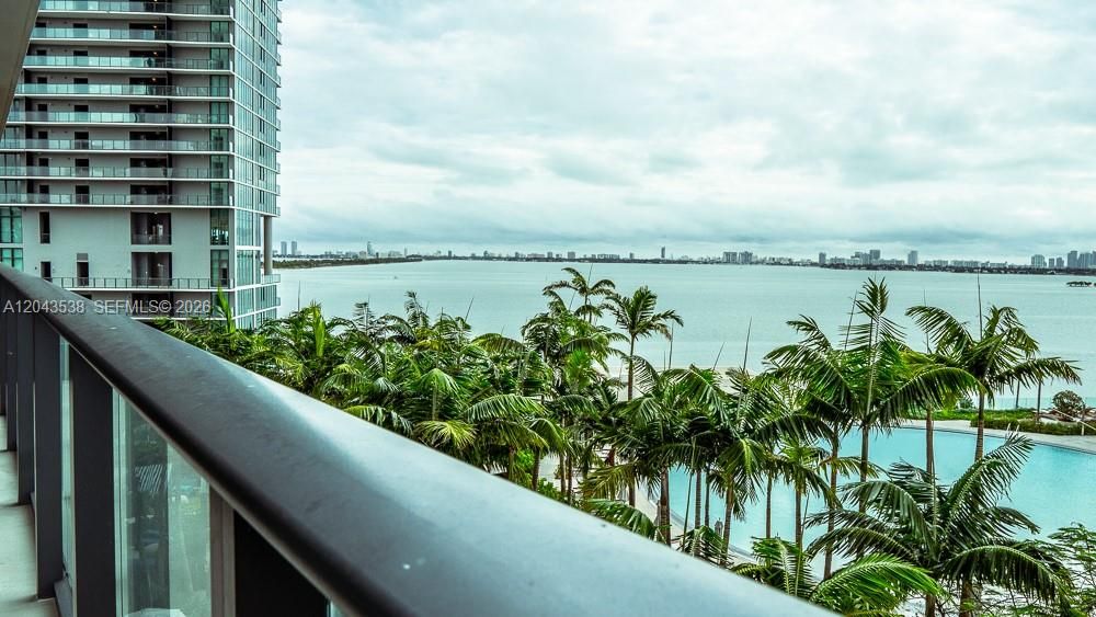 For Rent: $5,500 (2 beds, 3 baths, 1175 Square Feet)