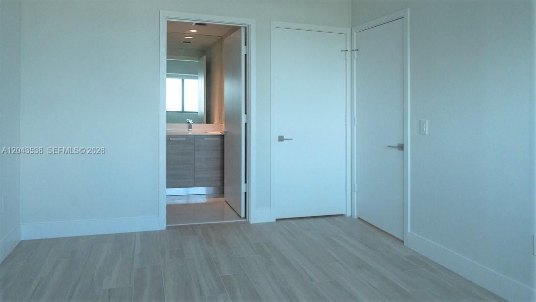 For Rent: $5,500 (2 beds, 3 baths, 1175 Square Feet)