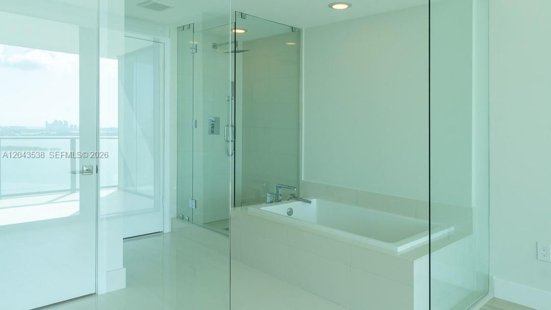 For Rent: $5,500 (2 beds, 3 baths, 1175 Square Feet)