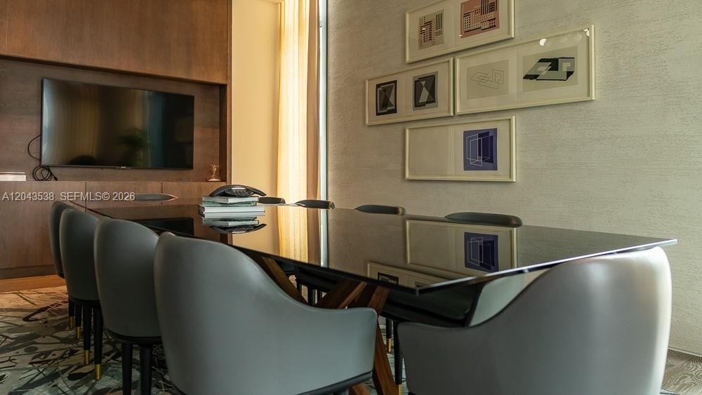 For Rent: $5,500 (2 beds, 3 baths, 1175 Square Feet)